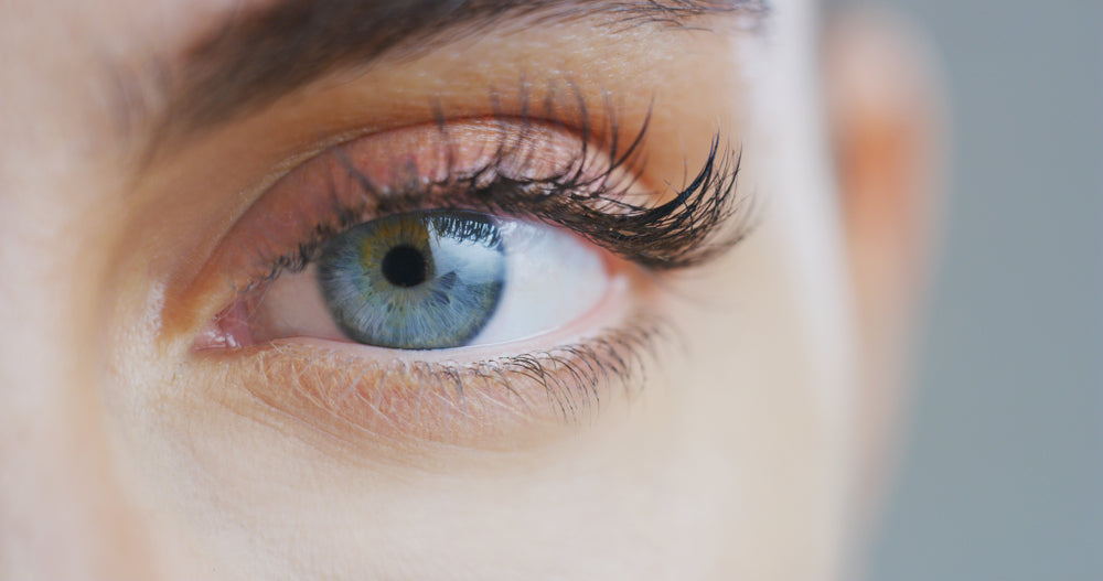 Should You Use Castor Oil on Eyelashes?
